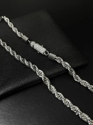 Pavé Clasp Twisted Chain Necklace